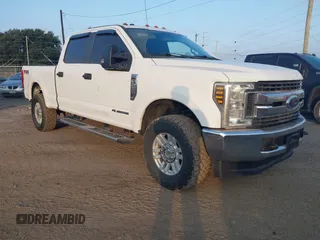 2018 Ford Super Duty F-250 SRW XL with VIN 1FT7W2BT9JEB87422, listed as a IAAI auction lot 41367216 with 162,239 mi miles. Bid and sale history available at carsss.com. Image 1.