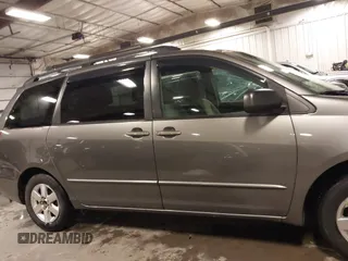 2005 Toyota Sienna CE with VIN 5TDZA23C05S262238, listed as a IAAI auction lot 41732258 with 226,941 mi miles. Bid and sale history available at carsss.com. Image 14.