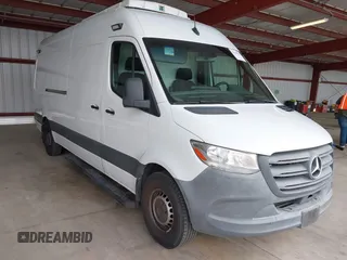 2020 Mercedes-Benz Sprinter Cargo z VIN W1W4ECHY3LT021706, wystawiony jako IAAI lot #42118560 z przebiegiem 36 979 mil mil oraz . Historia ofert i sprzedaży dostępna na DreamBid. Obrazek 1.