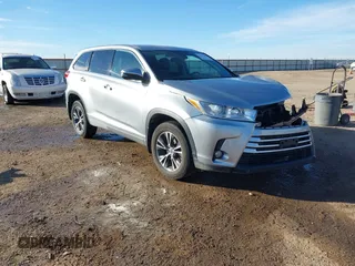 2017 Toyota Highlander LE z VIN 5TDZZRFH5HS189512, wystawiony jako IAAI lot #41165698 z przebiegiem 129 983 mil mil oraz . Historia ofert i sprzedaży dostępna na DreamBid. Obrazek 1.