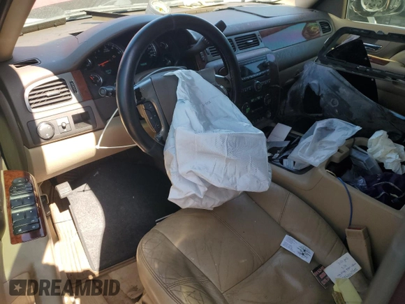 2011 Chevrolet Tahoe LT z VIN 1GNSCBE04BR270200, wystawiony jako Copart lot #53333725 z przebiegiem 228 399 mil mil oraz Szkoda całkowita • Salvage title. Historia ofert i sprzedaży dostępna na DreamBid. Obrazek 8.