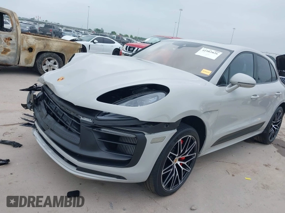2022 Porsche Macan Turbo z VIN WP1AF2A53NLB31162, wystawiony jako IAAI lot #41902026 z przebiegiem 24 714 mil mil oraz . Historia ofert i sprzedaży dostępna na DreamBid. Obrazek 23.