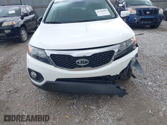 2012 Kia Sorento LX with VIN 5XYKTDA20CG210698, listed as a IAAI auction lot 41728400 with 80,463 mi miles. Bid and sale history available at carsss.com. Image 6.