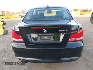 2013 BMW 1 Series 128i с VIN WBAUP9C53DVS95917, выставлен на аукционе IAAI как лот 41398338 с пробегом 52 160 миль миль и . История ставок и продаж доступна на DreamBid. Изображение 17.