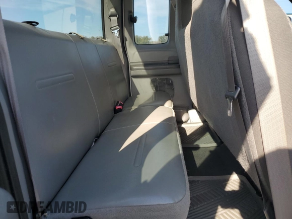 2004 Ford F-250 XL with VIN 1FTNX21L34ED23232, listed as a Copart auction lot 43246265 with 67,980 mi miles and Salvage title. Bid and sale history available at DreamBid. Image 10.