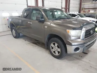2007 Toyota Tundra SR5 with VIN 5TFBT54137X006800, listed as a IAAI auction lot 42061641 with 186,139 mi miles. Bid and sale history available at carsss.com. Image 1.