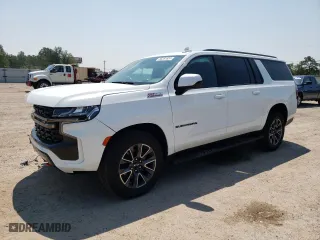 2022 Chevrolet Suburban Z71 with VIN 1GNSKDKD6NR240268, listed as a Copart auction lot 66284624 with 82,524 mi miles and Salvage Title. Bid and sale history available at carsss.com. Image 1.