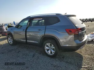 2018 Volkswagen Atlas SE with VIN 1V2KR2CA0JC576975, listed as a Copart auction lot 53897475 with 102,651 mi miles and Salvage title. Bid and sale history available at DreamBid. Image 2.
