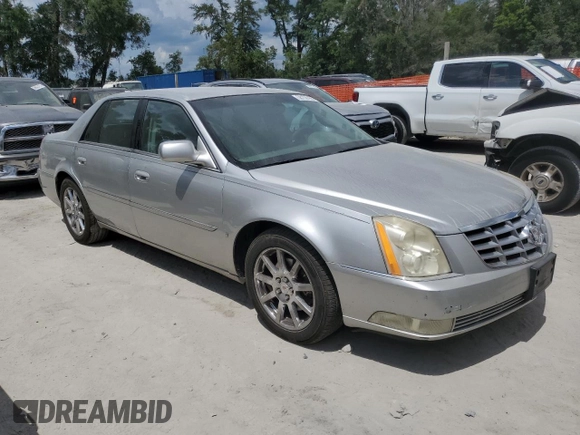 2008 Cadillac DTS 1SD z VIN 1G6KD57Y88U128497, wystawiony jako Copart lot #58138165 z przebiegiem 137 765 mil mil oraz Czysty tytuł • Clean title. Historia ofert i sprzedaży dostępna na DreamBid. Obrazek 4.