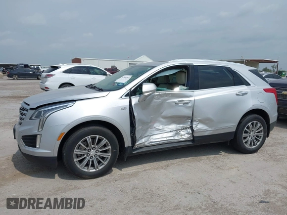 2017 Cadillac XT5 Luxury FWD z VIN 1GYKNBRS0HZ109439, wystawiony jako IAAI lot #42063044 z przebiegiem 79 851 mil mil oraz . Historia ofert i sprzedaży dostępna na DreamBid. Obrazek 6.