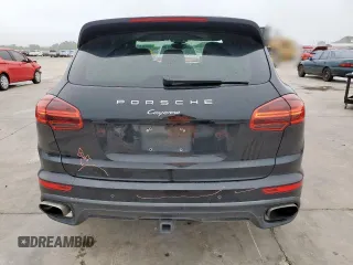 2016 Porsche Cayenne z VIN WP1AA2A26GKA13863, wystawiony jako Copart lot #55081365 z przebiegiem 178 612 mil mil oraz Szkoda całkowita • Salvage title. Historia ofert i sprzedaży dostępna na DreamBid. Obrazek 6.