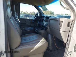 2004 Chevrolet Express Cargo z VIN 1GCFG15X241105110, wystawiony jako IAAI lot #42667123 z przebiegiem 143 147 mil mil oraz . Historia ofert i sprzedaży dostępna na DreamBid. Obrazek 5.