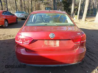 2015 Volkswagen Passat 1.8T Limited Edition with VIN 1VWAT7A33FC007414, listed as a IAAI auction lot 41305891 with 81,440 mi miles. Bid and sale history available at carsss.com. Image 16.