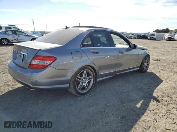2011 Mercedes-Benz C 350 Sport z VIN WDDGF5GB0BR137395, wystawiony jako Copart lot #75767944 z przebiegiem 158 087 mil mil oraz Szkoda całkowita • Salvage title. Historia ofert i sprzedaży dostępna na DreamBid. Obrazek 3.