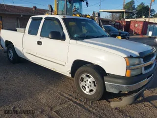 2003 Chevrolet Silverado 1500 LT with VIN 2GCEC19T431375723, listed as a IAAI auction lot 41808759 with 237,695 mi miles. Bid and sale history available at carsss.com. Image 1.