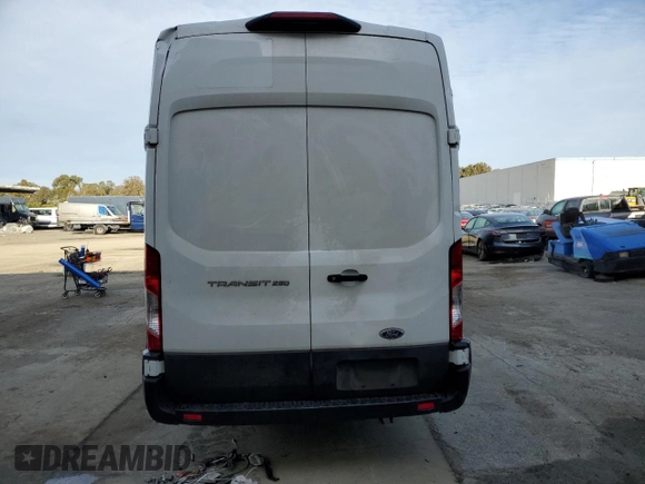 2022 Ford Transit Cargo z VIN 1FTBR3X80NKA69827, wystawiony jako Copart lot #45023705 z przebiegiem 48 992 mil mil oraz Czysty tytuł • Clean title. Historia ofert i sprzedaży dostępna na DreamBid. Obrazek 6.
