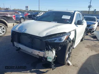 2023 Infiniti QX55 Luxe z VIN 3PCAJ5JR7PF109627, wystawiony jako IAAI lot #41213605 z przebiegiem 16 561 mil mil oraz . Historia ofert i sprzedaży dostępna na DreamBid. Obrazek 17.