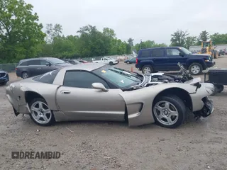 1998 Chevrolet Corvette z VIN 1G1YY22G6W5130421, wystawiony jako IAAI lot #42352420 z przebiegiem 179 148 mil mil oraz . Historia ofert i sprzedaży dostępna na DreamBid. Obrazek 13.