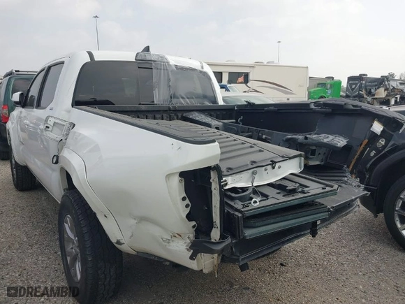 2018 Toyota Tacoma SR5 with VIN 5TFAZ5CN0JX063364, listed as a IAAI auction lot 41752426 with NaN miles. Bid and sale history available at carsss.com. Image 19.