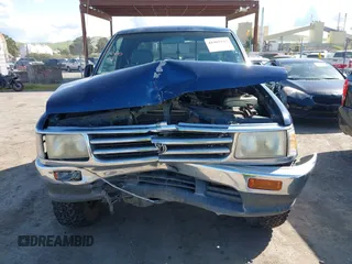 1996 Toyota T100 DX z VIN JT4UN22D8T0019270, wystawiony jako IAAI lot #41965165 z przebiegiem 217 150 mil mil oraz . Historia ofert i sprzedaży dostępna na DreamBid. Obrazek 12.