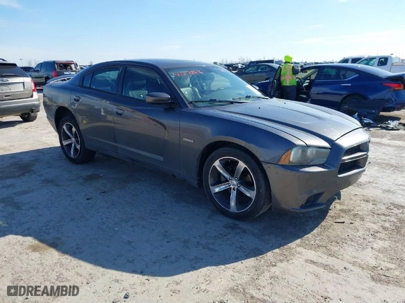2014 Dodge Charger SXT with VIN 2C3CDXHG2EH256675, listed as a IAAI auction lot 41278616 with 139,709 mi miles. Bid and sale history available at carsss.com. Image 1.