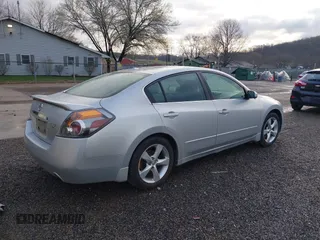 2008 Nissan Altima 3.5 SE with VIN 1N4BL21E88N454376, listed as a IAAI auction lot 41919342 with 243,006 mi miles. Bid and sale history available at carsss.com. Image 4.