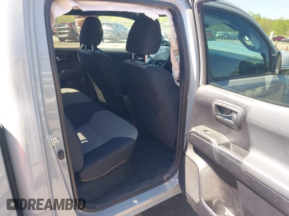 2020 Toyota Tacoma SR5 z VIN 3TMCZ5AN6LM330074, wystawiony jako IAAI lot #41982461 z przebiegiem 43 756 mil mil oraz . Historia ofert i sprzedaży dostępna na DreamBid. Obrazek 8.