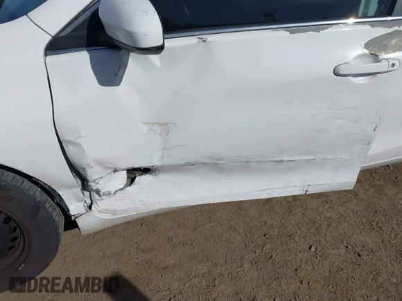 2015 Toyota Camry XLE with VIN 4T4BF1FK8FR482144, listed as a IAAI auction lot 42041282 with 191,272 mi miles and . Bid and sale history available at DreamBid. Image 6.