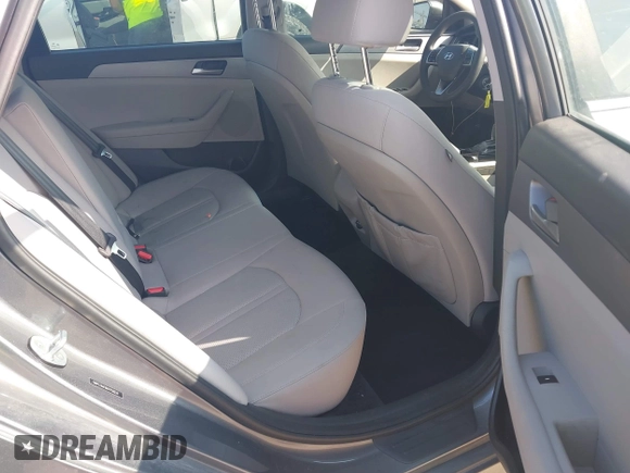 2019 Hyundai Sonata SE with VIN 5NPE24AF6KH750034, listed as a IAAI auction lot 41511943 with 116,871 mi miles. Bid and sale history available at carsss.com. Image 8.