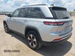 2024 Jeep Grand Cherokee with VIN 1C4RJYB68R8516819, listed as a IAAI auction lot 42582803 with 32,933 mi miles and . Bid and sale history available at DreamBid. Image 3.