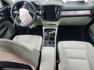 2019 Volvo XC40 Momentum with VIN YV4162XZ7K2003114, listed as a Copart auction lot 59635293 with 0 mi miles. Bid and sale history available at carsss.com. Image 8.