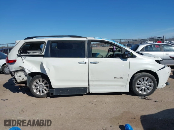 2011 Toyota Sienna XLE AAS with VIN 5TDYK3DCXBS126143, listed as a IAAI auction lot 41663238 with 154,238 mi miles. Bid and sale history available at carsss.com. Image 14.