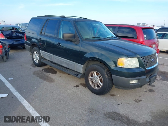2004 Ford Expedition Special Service with VIN 1FMPU16L94LB32877, listed as a IAAI auction lot 41138422 with 181,962 mi miles. Bid and sale history available at carsss.com. Image 1.
