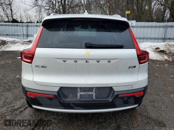 2023 Volvo XC40 Plus Bright Theme with VIN YV4L12UNXP2931564, listed as a Copart auction lot 86634444 with 27,997 mi miles and Salvage Title. Bid and sale history available at carsss.com. Image 6.