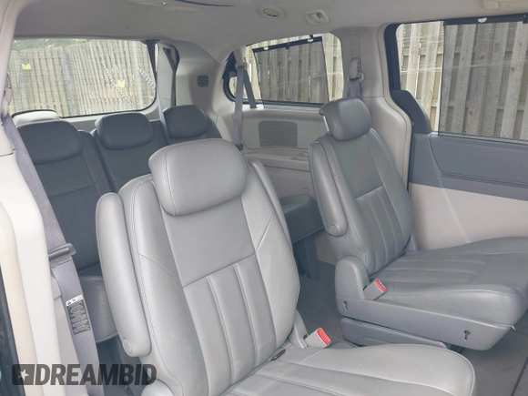 2008 Chrysler Town & Country Touring with VIN 2A8HR54P48R730548, listed as a IAAI auction lot 42252552 with 170,299 mi miles and . Bid and sale history available at DreamBid. Image 8.