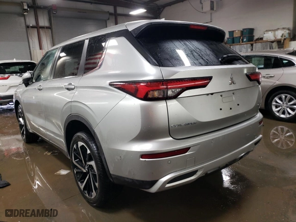 2024 Mitsubishi Outlander SE with VIN JA4J4VA82RZ088952, listed as a Copart auction lot 49170785 with 6,773 mi miles and Non Repairable. Bid and sale history available at carsss.com. Image 2.