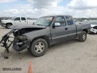 1999 Chevrolet Silverado 1500 LS with VIN 2GCEC19T5X1155898, listed as a Copart auction lot 44150235 with 293,082 mi miles and Salvage Title. Bid and sale history available at carsss.com. Image 1.