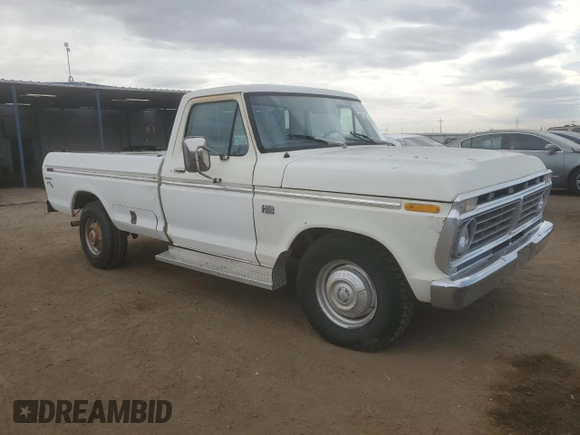 1975 Ford F-250 z VIN F25MRX29466, wystawiony jako Copart lot #50986975 z przebiegiem 92 878 mil mil oraz Nie do naprawy • Non repairable. Historia ofert i sprzedaży dostępna na DreamBid. Obrazek 4.