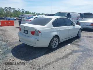 2011 BMW 3 Series 328i with VIN WBAPH7G55BNM59383, listed as a IAAI auction lot 41752644 with 1 mi miles. Bid and sale history available at carsss.com. Image 4.