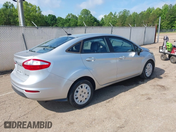 2016 Ford Fiesta S z VIN 3FADP4AJ6GM123343, wystawiony jako IAAI lot #42136294 z przebiegiem 100 206 mil mil oraz . Historia ofert i sprzedaży dostępna na DreamBid. Obrazek 4.