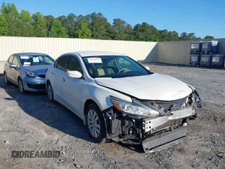 2016 Nissan Altima 2.5 S with VIN 1N4AL3AP4GN341039, listed as a IAAI auction lot 39454102 with 93,580 mi miles. Bid and sale history available at carsss.com. Image 1.