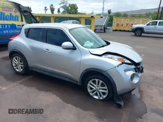 2013 Nissan Juke SV z VIN JN8AF5MR0DT200457, wystawiony jako IAAI lot #39949002 z przebiegiem Nie podano mil oraz . Historia ofert i sprzedaży dostępna na DreamBid. Obrazek 1.