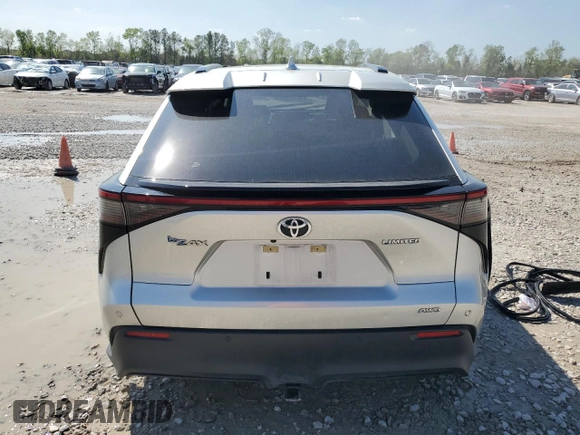 2023 Toyota bZ4X XLE z VIN JTMABACA5PA025151, wystawiony jako Copart lot #50241795 z przebiegiem 28 477 mil mil oraz Szkoda całkowita • Salvage title. Historia ofert i sprzedaży dostępna na DreamBid. Obrazek 6.