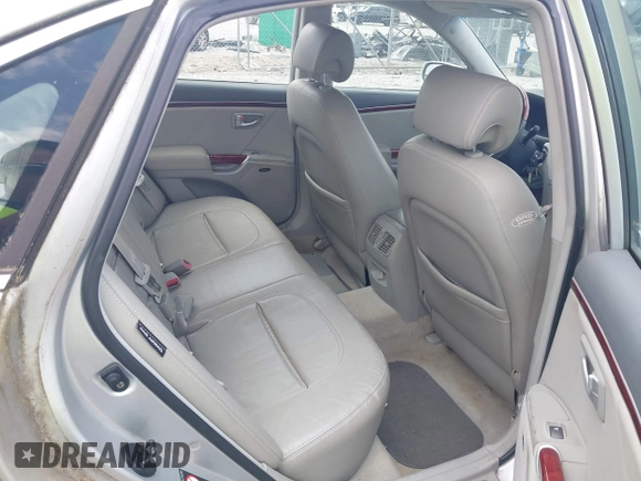 2007 Hyundai Azera SE with VIN KMHFC46F97A215820, listed as a IAAI auction lot 42120029 with 211,069 mi miles. Bid and sale history available at carsss.com. Image 8.