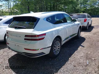 2025 Genesis GV80 Standard with VIN KMUHFESB4SU248645, listed as a IAAI auction lot 42201397 with 10,938 mi miles and . Bid and sale history available at DreamBid. Image 4.