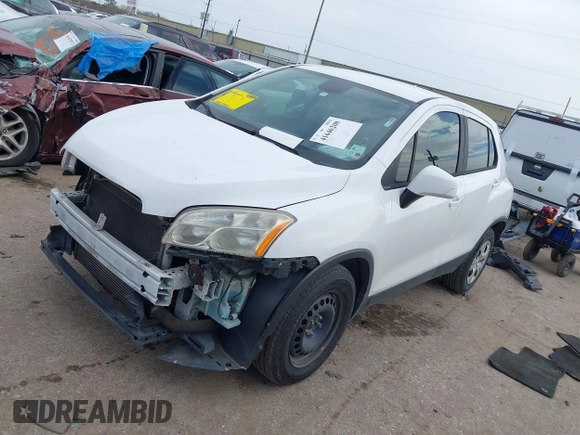 2015 Chevrolet Trax LS with VIN KL7CJKSB8FB087564, listed as a IAAI auction lot 41646208 with 179,335 mi miles. Bid and sale history available at carsss.com. Image 2.