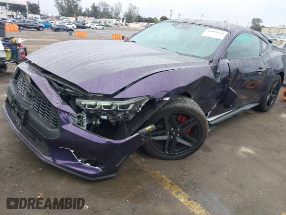 2024 Ford Mustang EcoBoost z VIN 1FA6P8TH4R5118287, wystawiony jako IAAI lot #41879332 z przebiegiem 18 301 mil mil oraz . Historia ofert i sprzedaży dostępna na DreamBid. Obrazek 2.