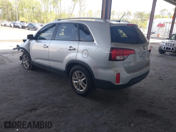 2014 Kia Sorento LX with VIN 5XYKT4A73EG425510, listed as a IAAI auction lot 41882601 with 165,751 mi miles and . Bid and sale history available at carsss.com. Image 3.