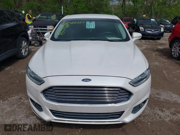 2013 Ford Fusion SE with VIN 3FA6P0HR5DR359686, listed as a IAAI auction lot 42088517 with 106,992 mi miles. Bid and sale history available at carsss.com. Image 6.