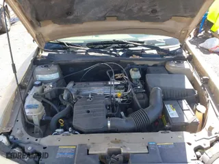 2005 Chevrolet Classic with VIN 1G1ND52F15M127258, listed as a IAAI auction lot 41748910 with 184,278 mi miles. Bid and sale history available at carsss.com. Image 10.